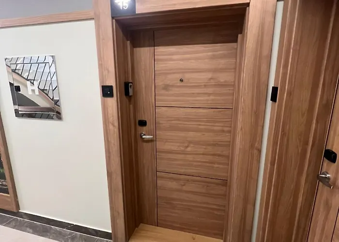 Апартаменты Escape Panorama Tara *