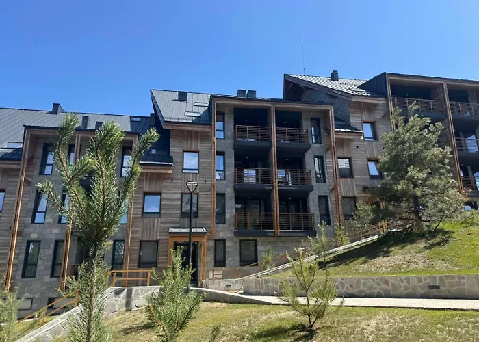 Escape Panorama Tara